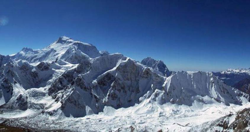 Manaslu Trek with Larkey Peak Climbing