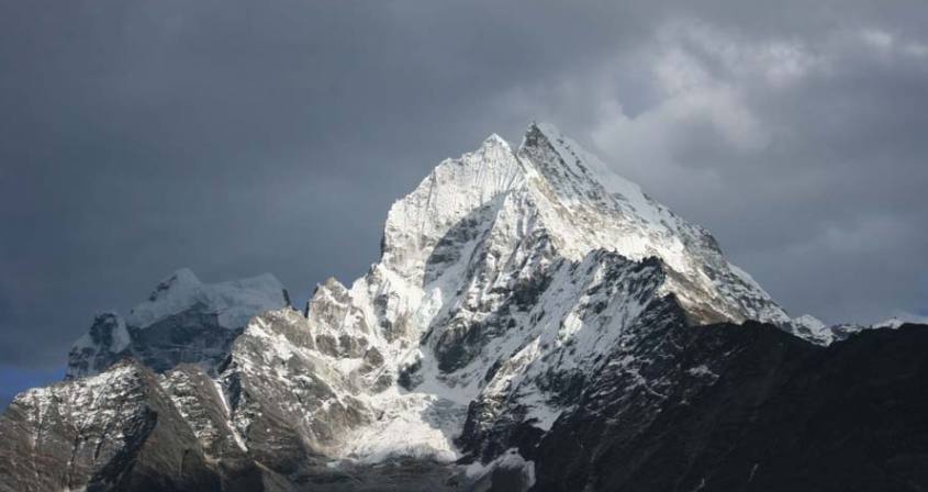 Thamserku Base Camp Trekking