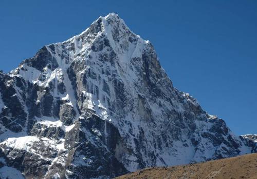 Cholatse Peak Climbing